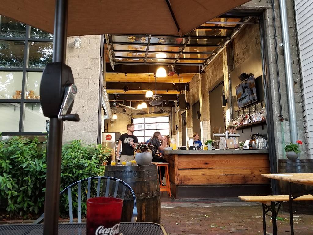 Pho Ba Luu | restaurant | 1019 E Main St, Louisville, KY 40206, USA | 5023846822 OR +1 502-384-6822