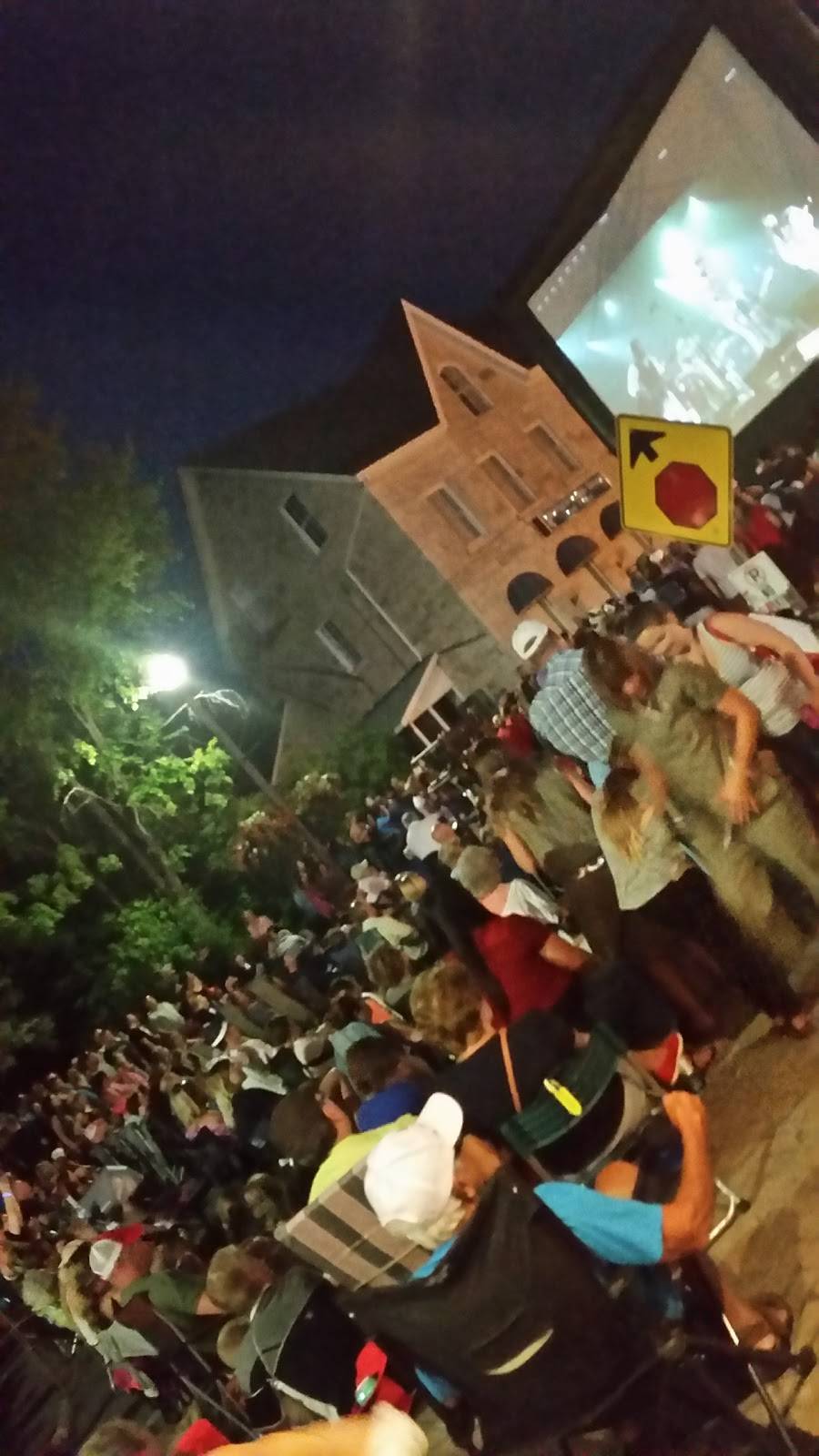 Godfathers Pizza - Bobcaygeon | meal delivery | 89 Bolton St, Bobcaygeon, ON K0M 1A0, Canada | 7057382600 OR +1 705-738-2600