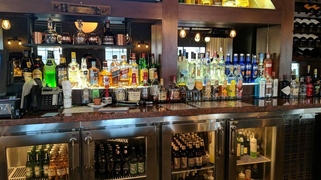 Wixom Station | restaurant | 49115 Pontiac Trail, Wixom, MI 48393, USA | 2488592882 OR +1 248-859-2882