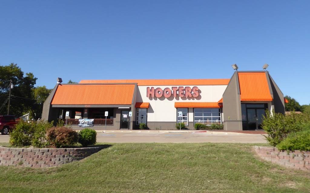 Hooters | restaurant | 1501 E Central Texas Expy, Killeen, TX 76541, USA | 2545014195 OR +1 254-501-4195