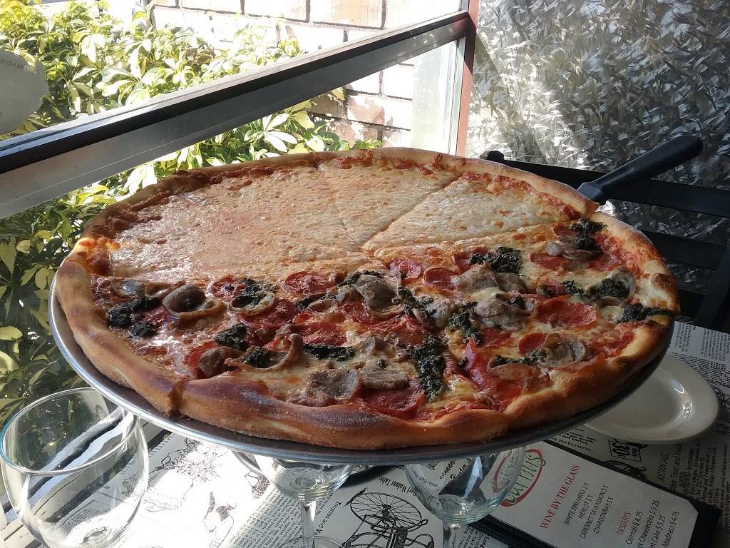 Carinis Pizza & Pasta | meal delivery | 814 N Federal Hwy, Hallandale Beach, FL 33009, USA | 9544574444 OR +1 954-457-4444