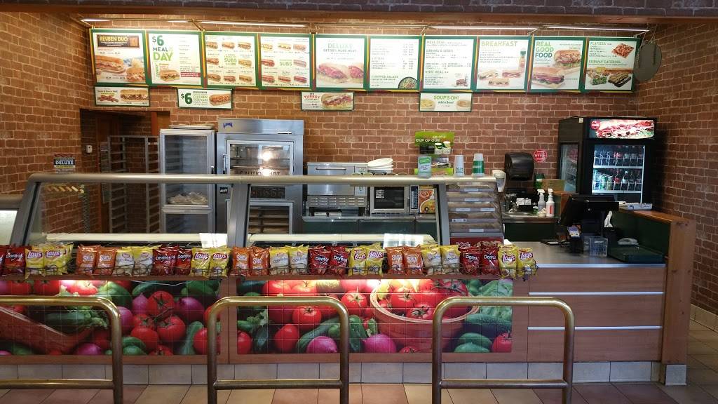 Subway | restaurant | 45 S Main St, Dayton, OH 45402, USA | 9372243040 OR +1 937-224-3040