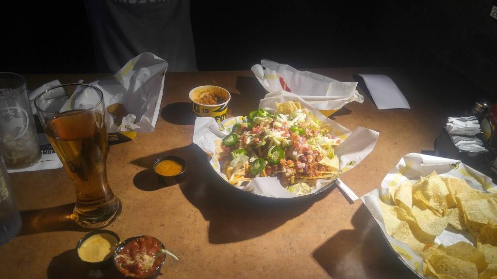 Buffalo Wild Wings | restaurant | 1283 N Memorial Dr, Lancaster, OH 43130, USA | 7406892533 OR +1 740-689-2533