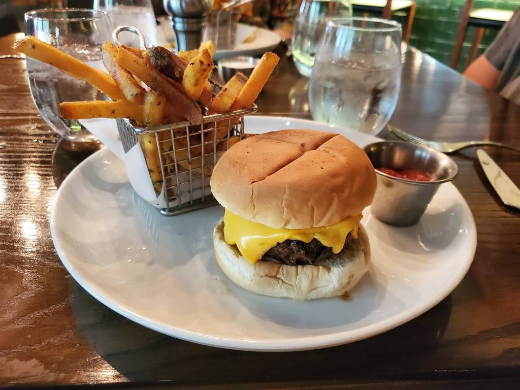 Knife Dallas | restaurant | 5300 E Mockingbird Ln, Dallas, TX 75206, USA | 2144439339 OR +1 214-443-9339