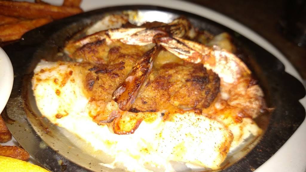 The Clam Bake | restaurant | 16520 S Tamiami Trail, Fort Myers, FL 33908, USA | 2394821930 OR +1 239-482-1930