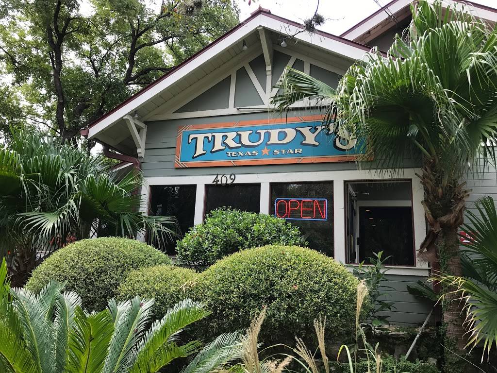 Trudys Texas Star | restaurant | 409 W 30th St, Austin, TX 78705, USA | 5124772935 OR +1 512-477-2935