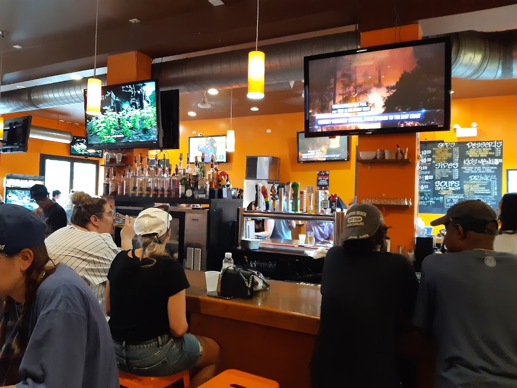 Cheesies Pub & Grub Lakeview | restaurant | 958 W Belmont Ave, Chicago, IL 60657, USA | 7733881574 OR +1 773-388-1574