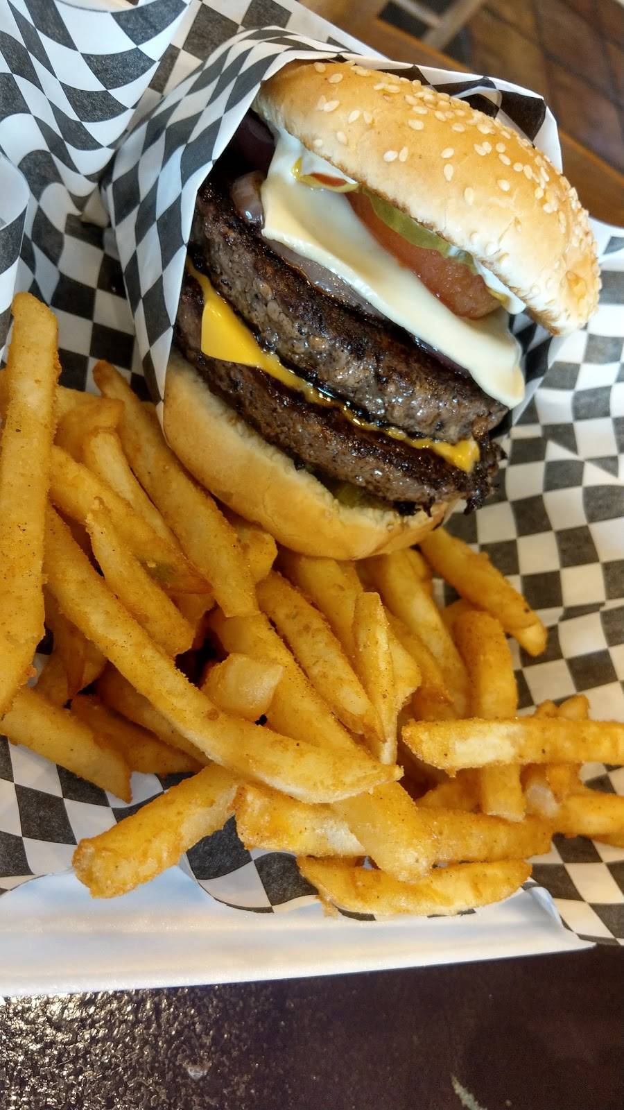 Frenchies Wings & Things | restaurant | 2326 Del Paso Blvd, Sacramento, CA 95815, USA | 9166344987 OR +1 916-634-4987