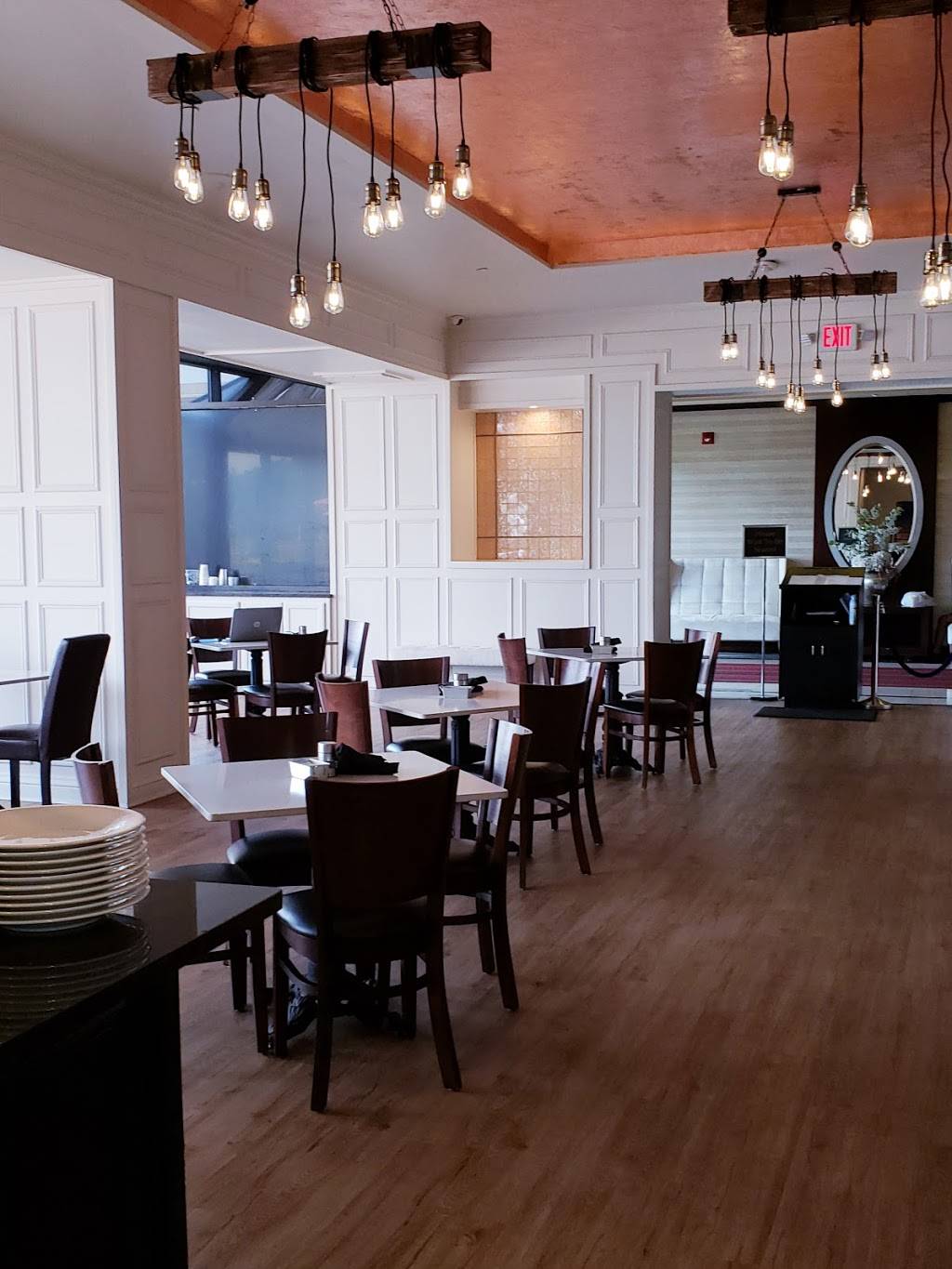 Urban Cellars | restaurant | 2 Washington Blvd, Detroit, MI 48226, USA | 3139650200 OR +1 313-965-0200