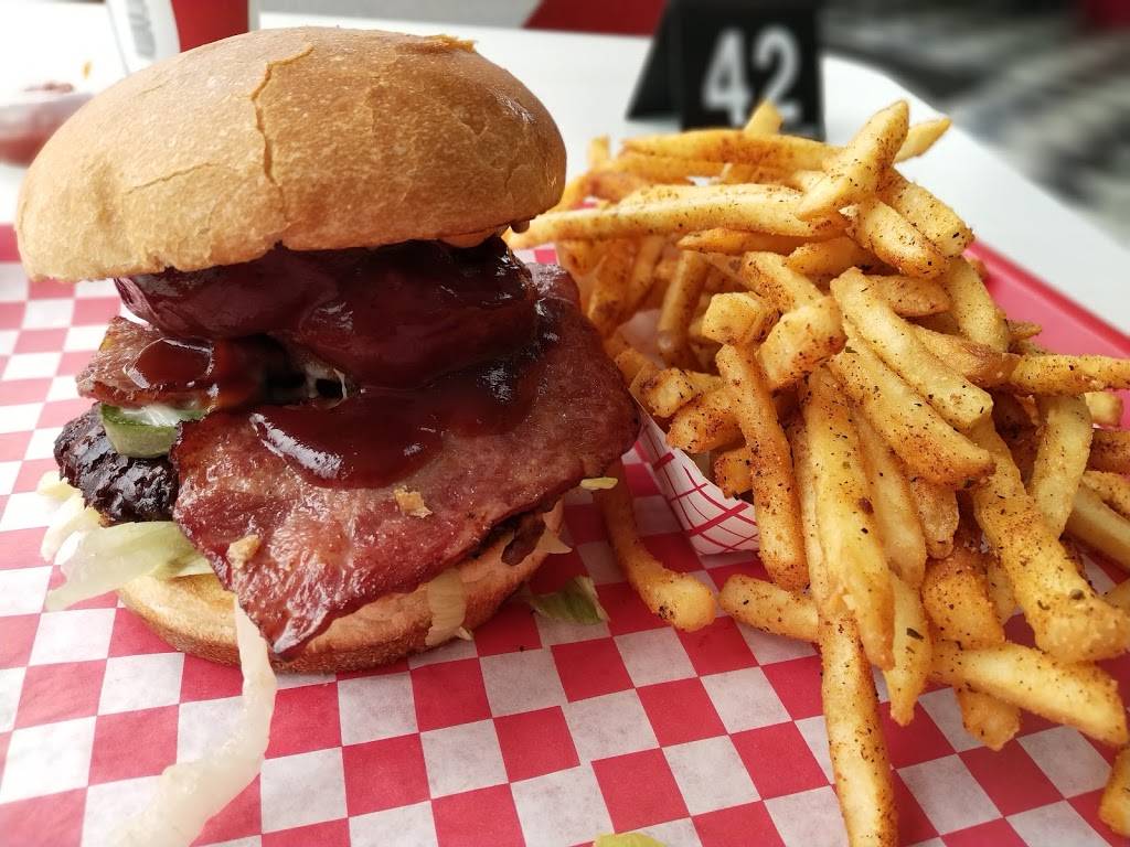 Zos Good Burger - Dearborn | restaurant | 14311 Michigan Ave, Dearborn, MI 48126, USA | 3135843114 OR +1 313-584-3114