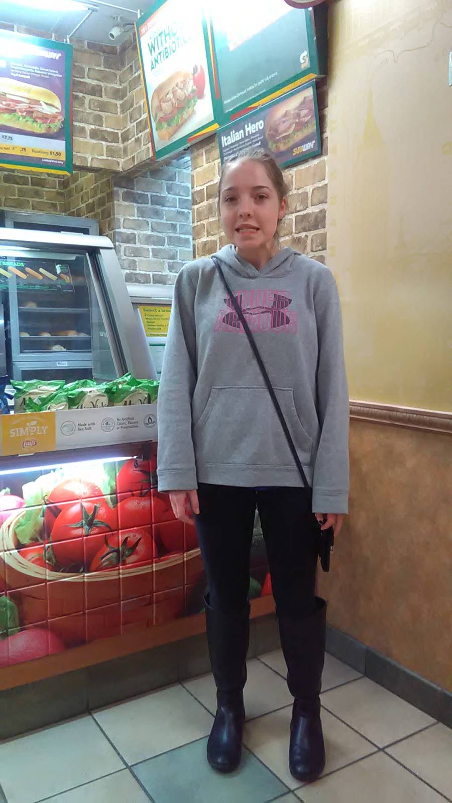 Subway Restaurants | restaurant | 5809-F Deale Churchton Rd, Deale, MD 20751, USA | 4108670828 OR +1 410-867-0828