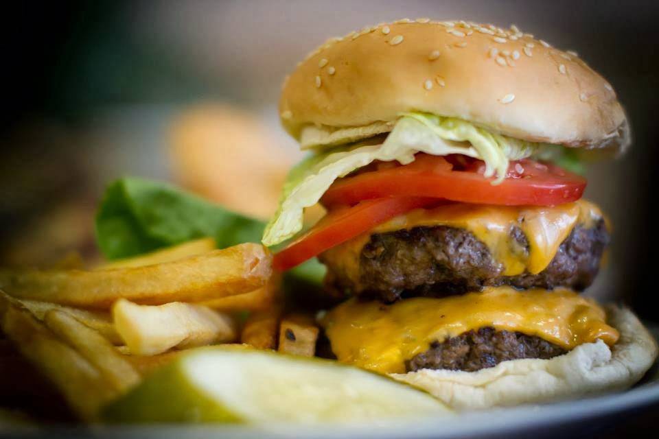 Redwood Deli | meal takeaway | 118-18 Queens Blvd, Forest Hills, NY 11375, USA | 7182619326 OR +1 718-261-9326