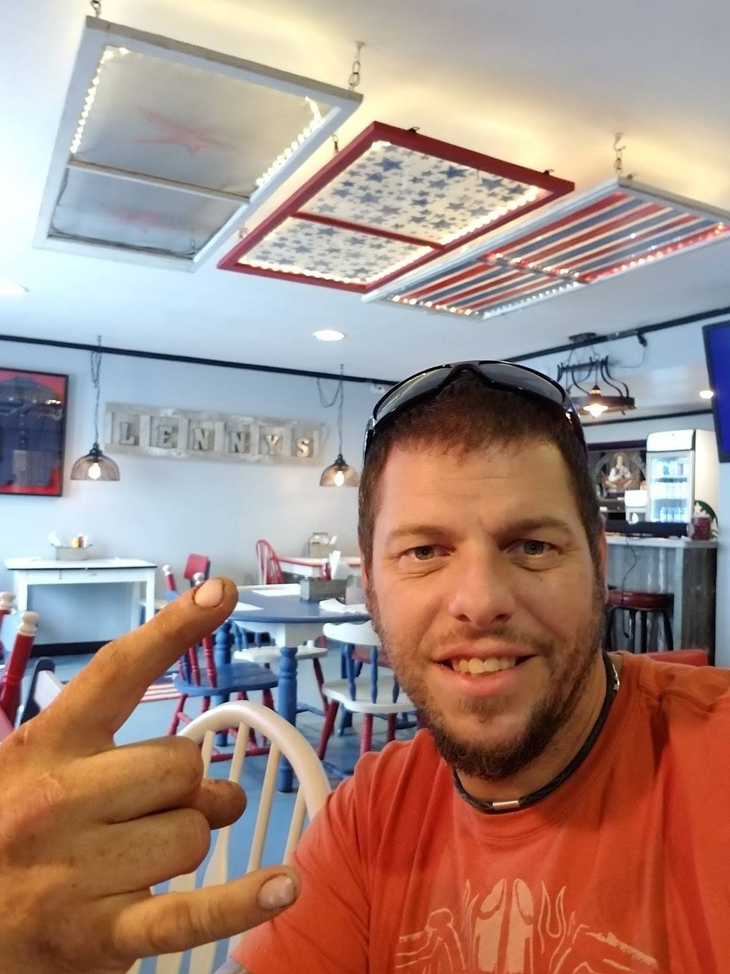 Lennys | restaurant | 308 S Main St, Gifford, IL 61847, USA | 2175687400 OR +1 217-568-7400