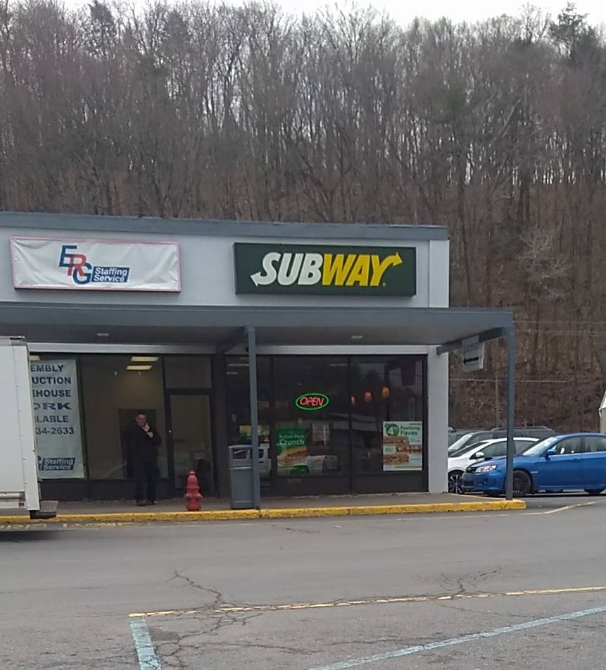 Subway Restaurants | restaurant | 38 Kings Village Plaza, Route 901, Minersville, PA 17954, USA | 5705444490 OR +1 570-544-4490