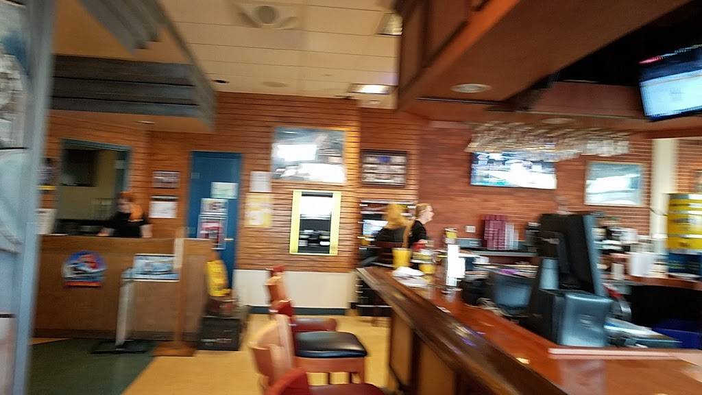 Klingers at the airport | restaurant | 2385 Bernville Rd, Reading, PA 19605, USA | 4848692814 OR +1 484-869-2814