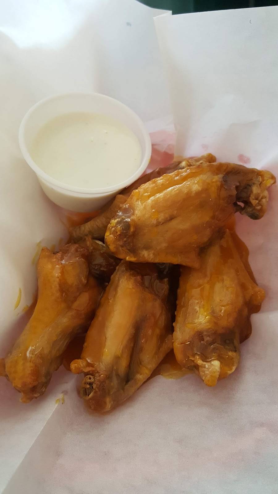 Wings Plus | restaurant | 6410 Weber Rd #5, Corpus Christi, TX 78413, USA | 3613345507 OR +1 361-334-5507