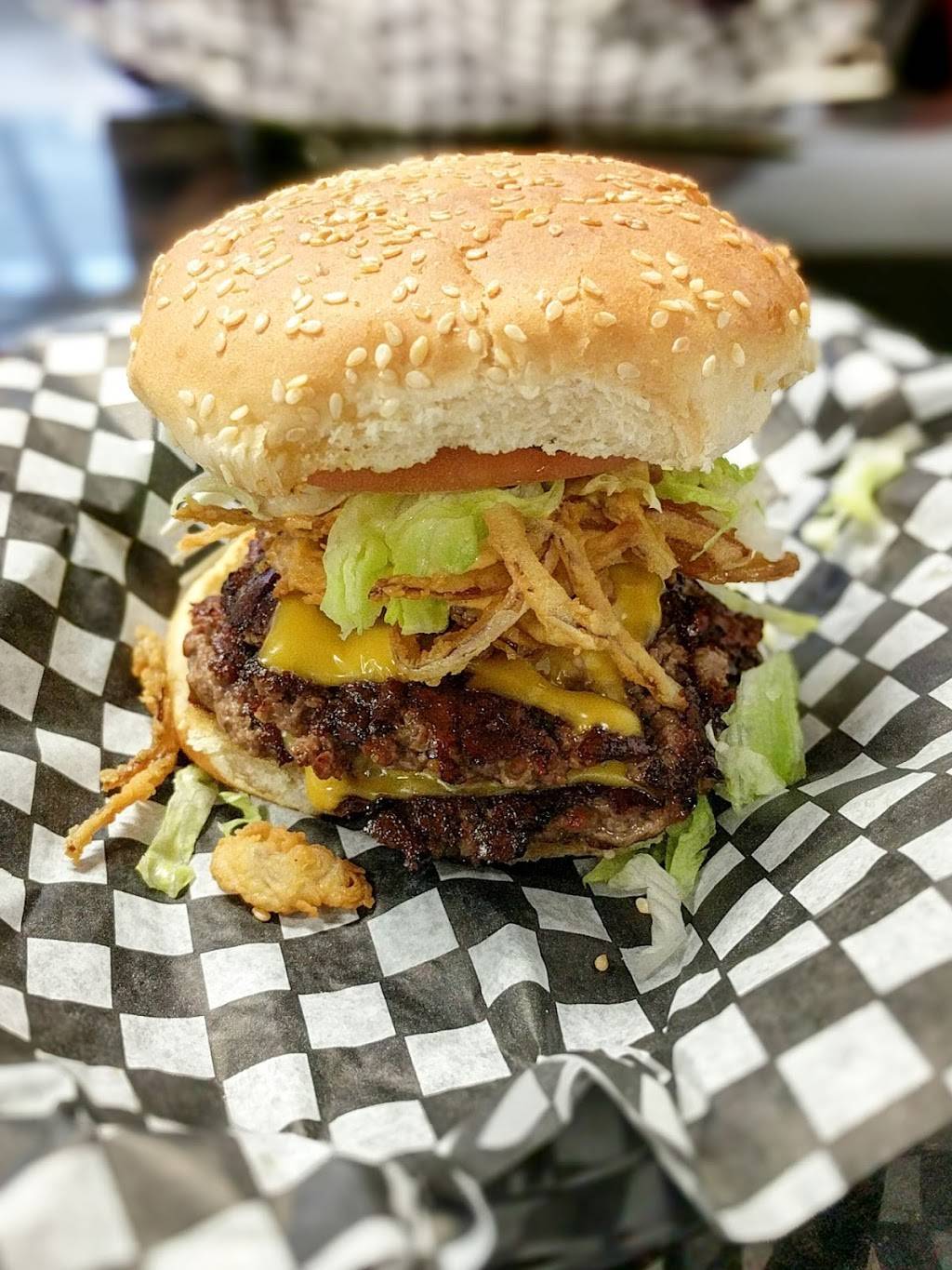 ZEAL Burgers | restaurant | 1926 Weston Rd, Toronto, ON M9N 1W4, Canada | 6473523933 OR +1 647-352-3933