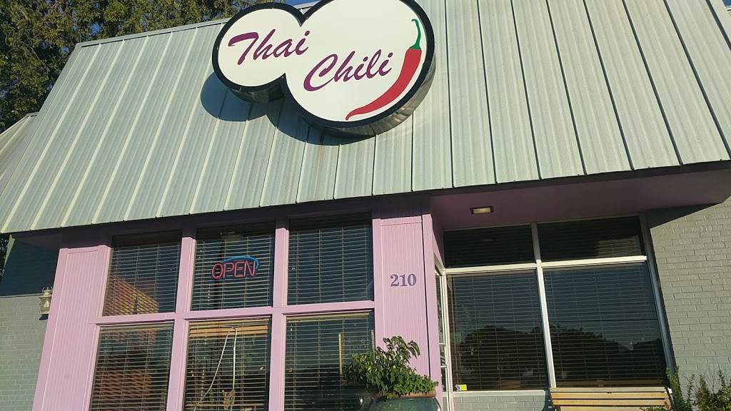 Thai Chili | restaurant | 210 S US-377, Roanoke, TX 76262, USA | 6825024843 OR +1 682-502-4843