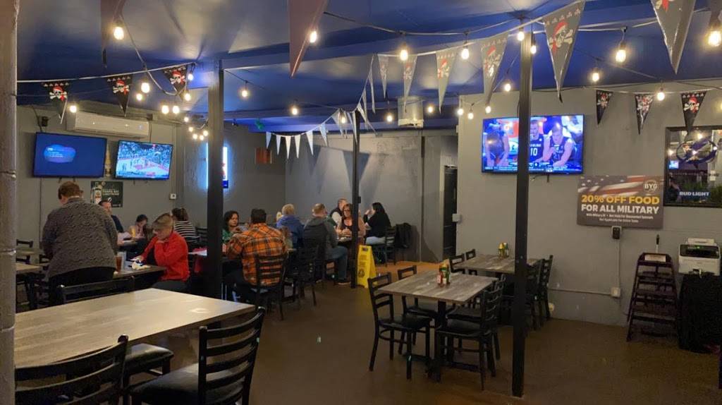 Backyard Grill and Patio | restaurant | 4918 S MacDill Ave, Tampa, FL 33611, USA | 8138319464 OR +1 813-831-9464