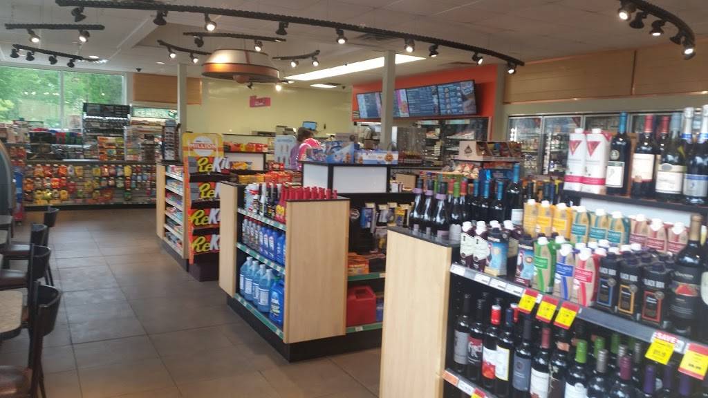 Dunkin | bakery | 10 E Main St, Poultney, VT 05764, USA | 8022875802 OR +1 802-287-5802