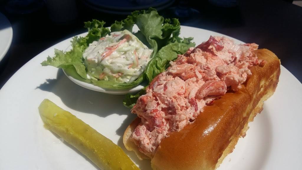 Michaels Harborside | restaurant | 1 Tournament Wharf, Newburyport, MA 01950, USA | 9784627785 OR +1 978-462-7785