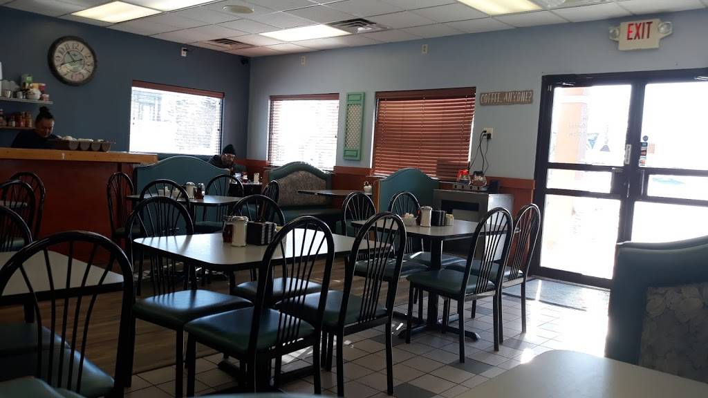 Apple Valley Pancake House | restaurant | 500 E Wisconsin Ave, Appleton, WI 54911, USA | 9202213661 OR +1 920-221-3661