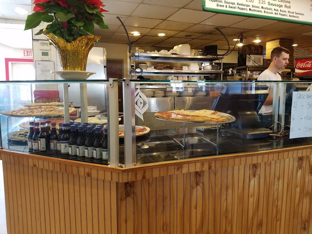 Two Cousins Pizza | restaurant | 7460 Lancaster Pike, Hockessin, DE 19707, USA | 3022343455 OR +1 302-234-3455