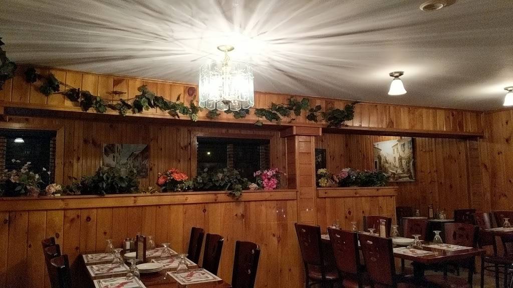 Fratellis Restaurant & Pizza | restaurant | 8 S Main Rd, Otis, MA 01253, USA | 4132694900 OR +1 413-269-4900