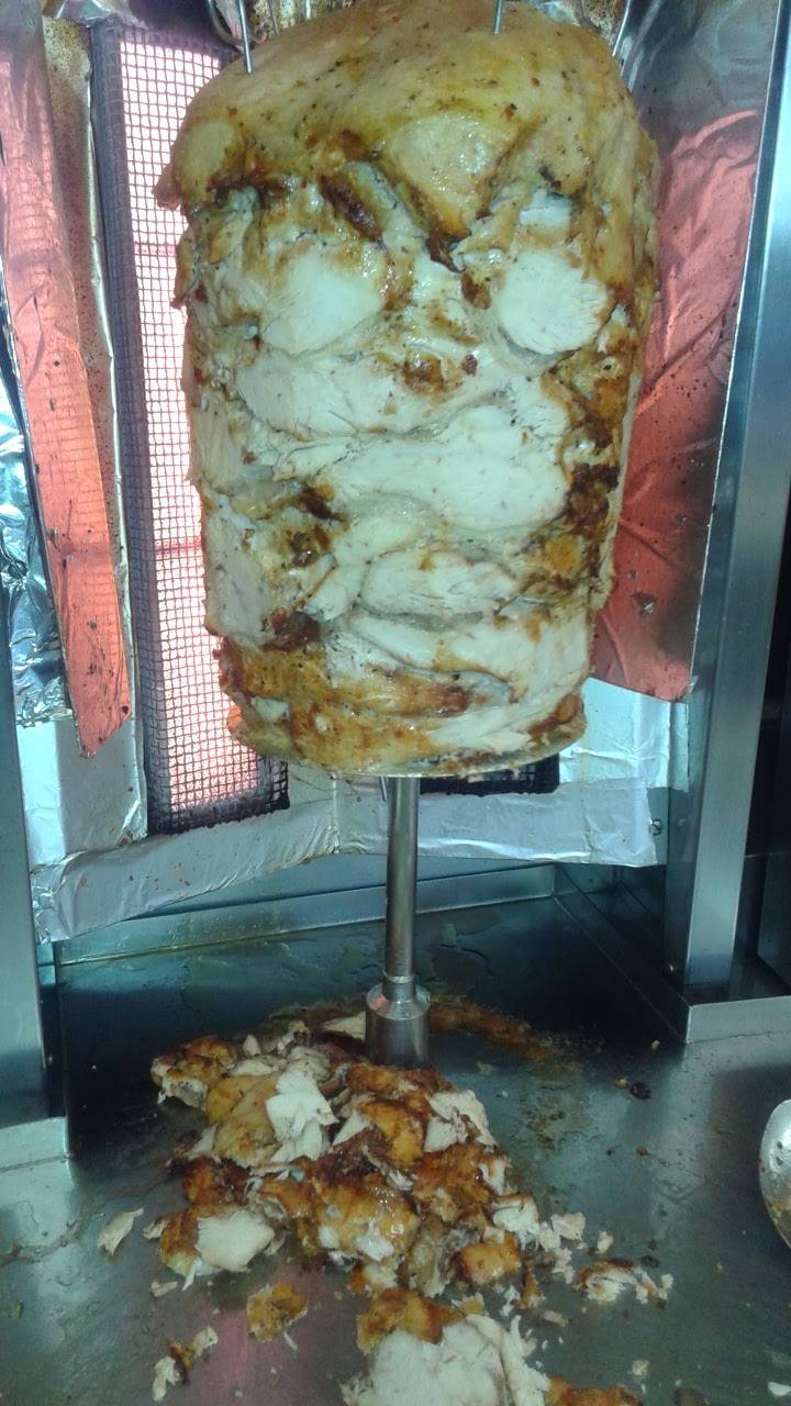 Shish Poulet Royal | restaurant | 239 Rue Victoria, Salaberry-de-Valleyfield, QC J6T 1A8, Canada | 4503719595 OR +1 450-371-9595