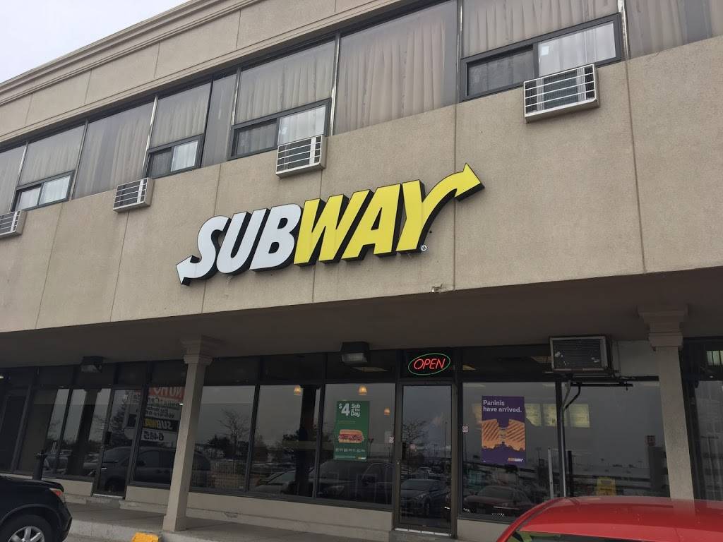 Subway | meal takeaway | 6465 Airport Rd, Mississauga, ON L4V 1R8, Canada | 9052939696 OR +1 905-293-9696