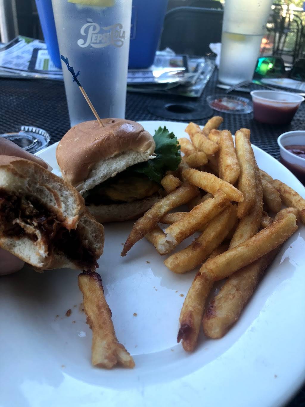 Okatie Ale House | restaurant | 25 William Pope Dr, Bluffton, SC 29909, USA | 8437062537 OR +1 843-706-2537