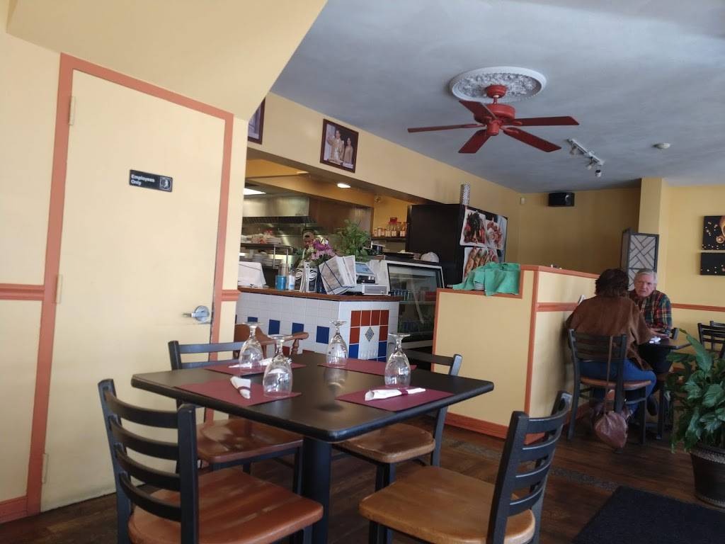 Bees Thai Cuisine | restaurant | 167 Ives St, Providence, RI 02906, USA | 4012732727 OR +1 401-273-2727