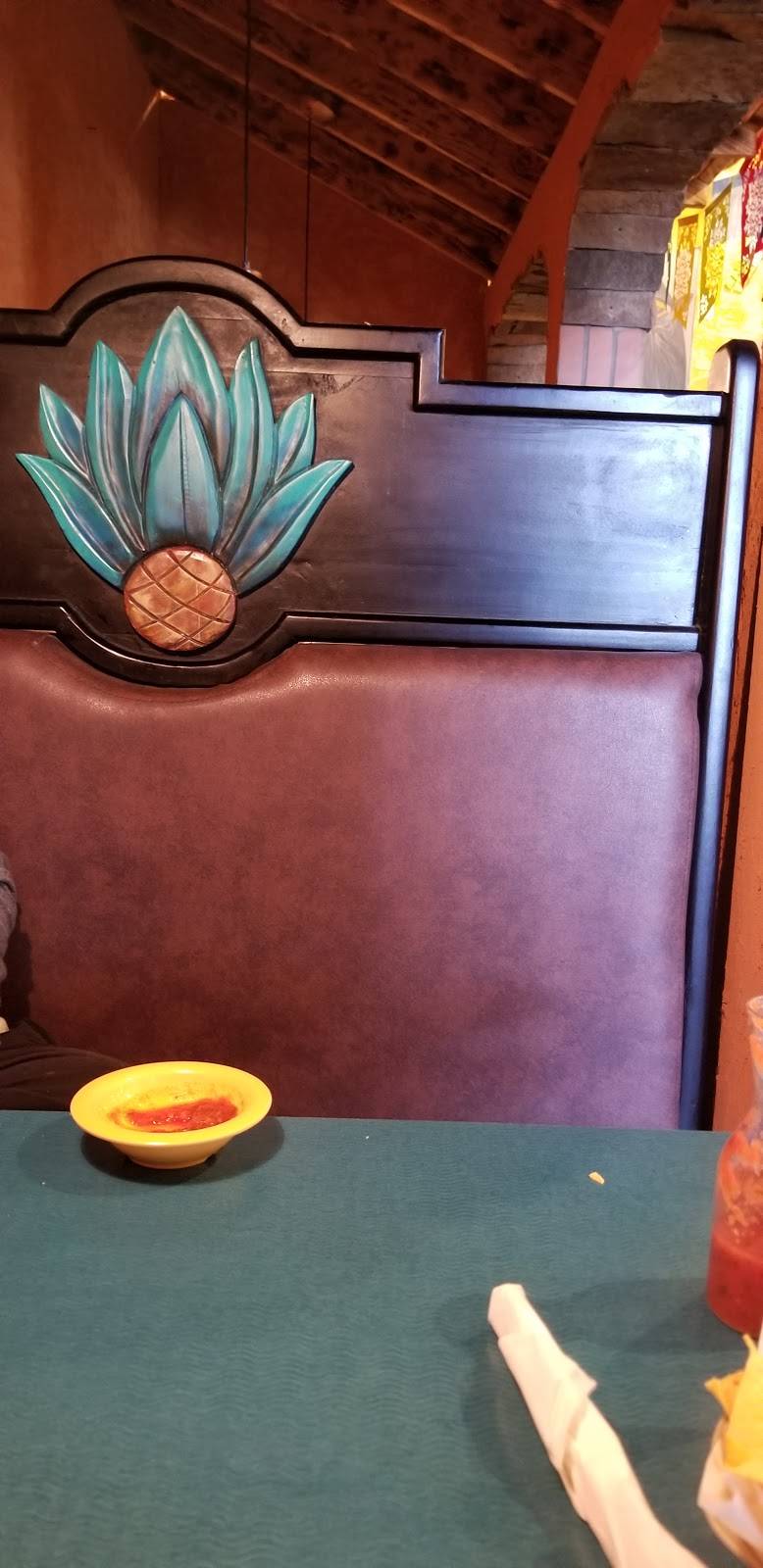 El Maguey | restaurant | 4225 Commonwealth Ct, St Joseph, MO 64503, USA | 8163965242 OR +1 816-396-5242