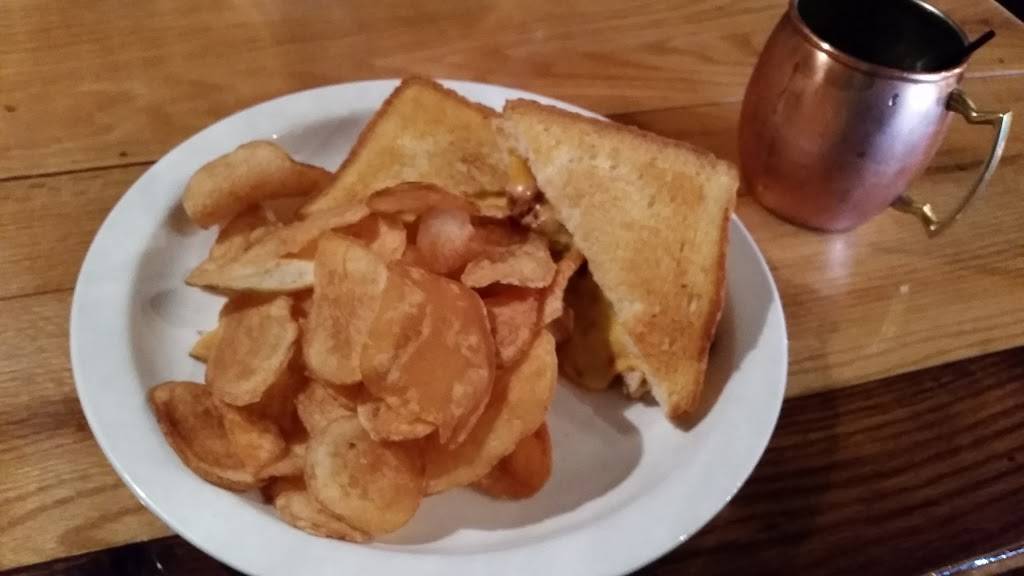 Dotzy’s | Restaurant and Saloon | restaurant | 240 Center St, Elgin, IA 52141, USA | 5635186061 OR +1 563-518-6061