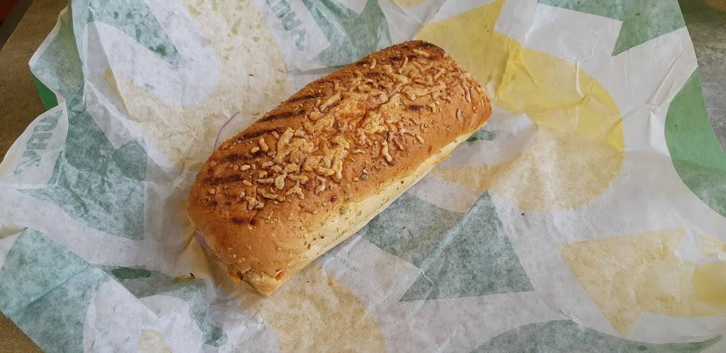 Subway | restaurant | 2424 University Ave W, Windsor, ON N9B 1E9, Canada | 5199719777 OR +1 519-971-9777