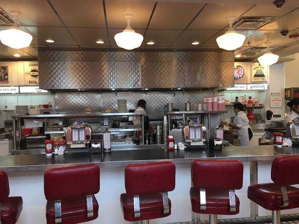 Johnny Rockets | restaurant | 1000 Chapel View Blvd #100, Cranston, RI 02920, USA | 4012287833 OR +1 401-228-7833