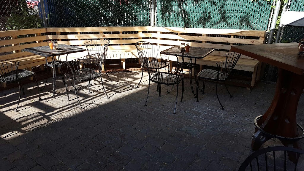 Prescott Public House | restaurant | 218 W Gurley St, Prescott, AZ 86301, USA | 9282778062 OR +1 928-277-8062