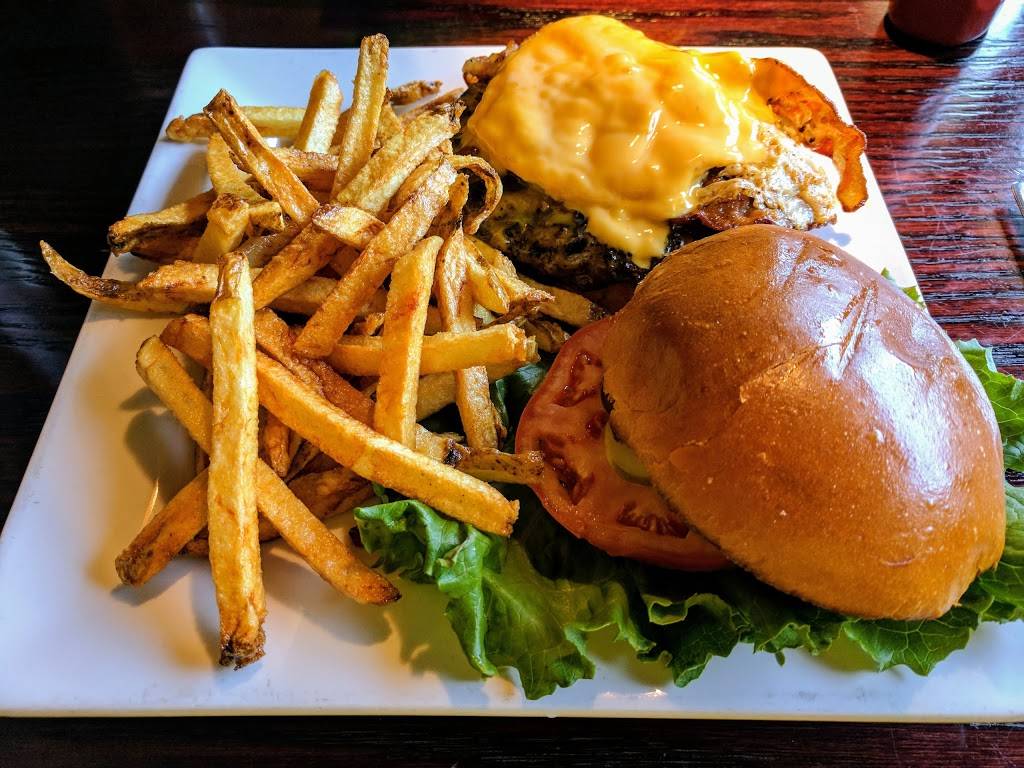 Firewood Grill | restaurant | 1202 E Grand River Ave, Howell, MI 48843, USA | 5176187204 OR +1 517-618-7204