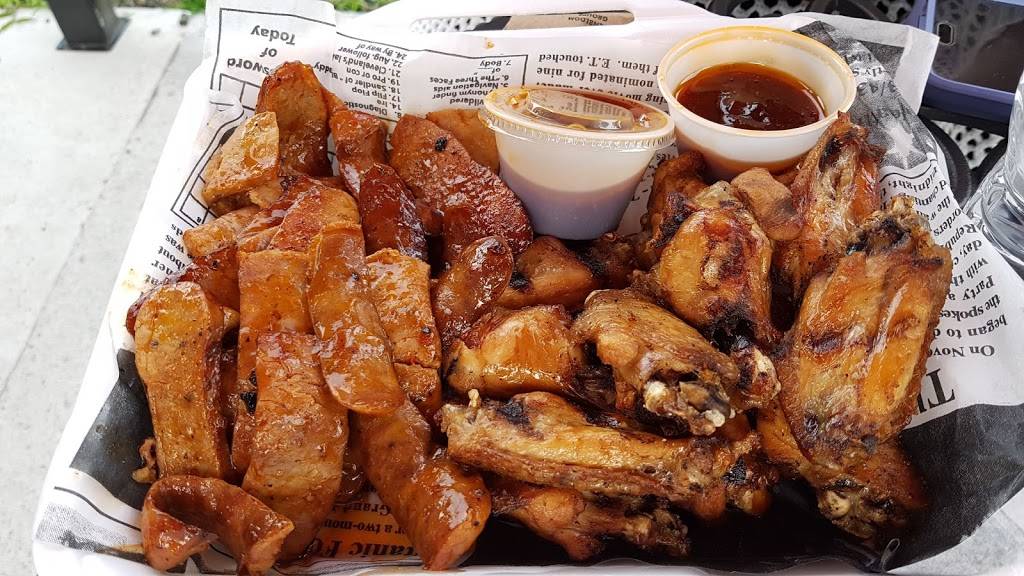 Sizzle Jacks | restaurant | 640 Nelson St, Pembroke, ON K8A 3P3, Canada | 6137356464 OR +1 613-735-6464