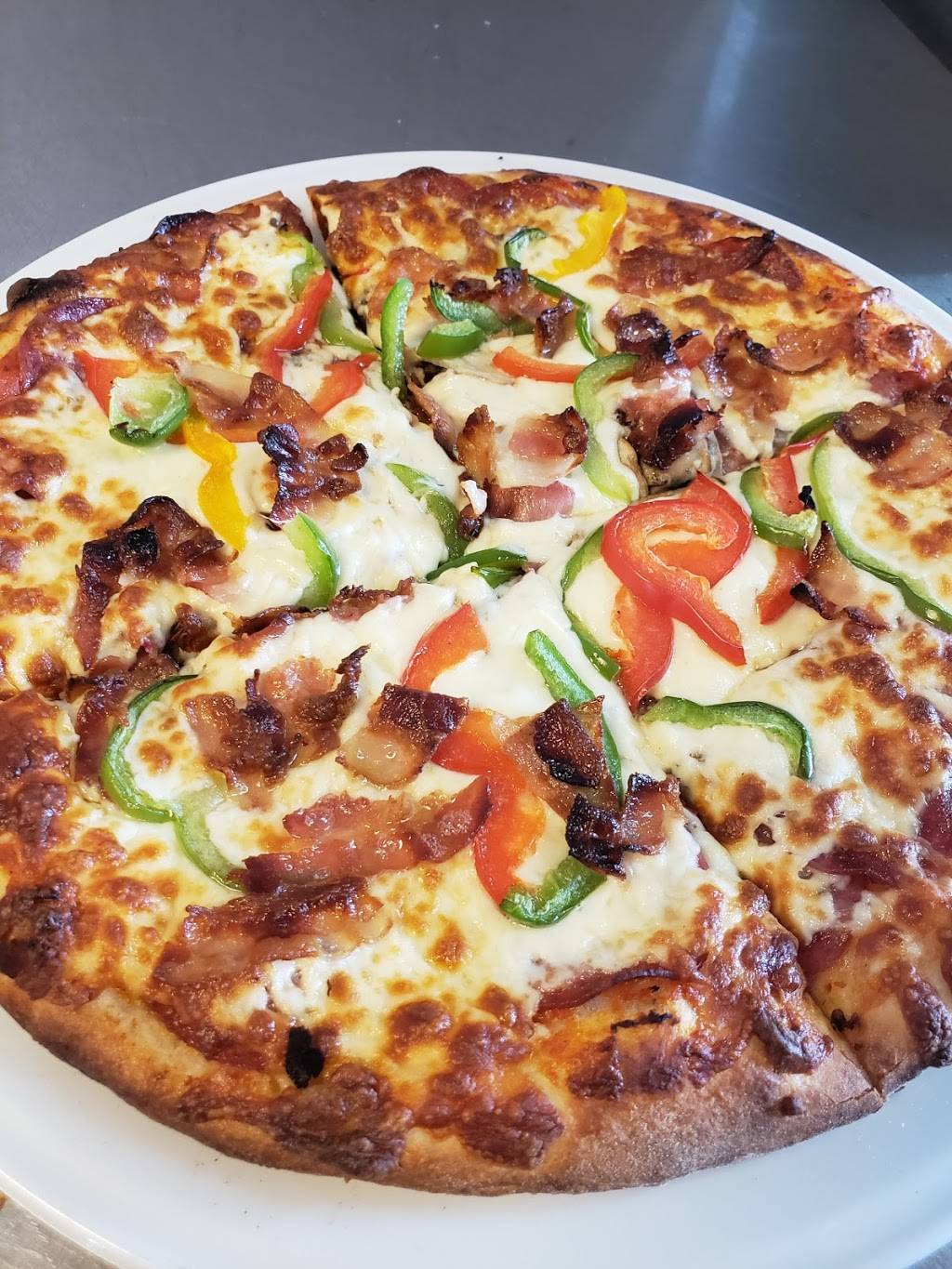 Resto-bar La Veranda | meal delivery | 6363 Boul Henri-Bourassa E, Montréal-Nord, QC H1G 2V5, Canada | 5147596363 OR +1 514-759-6363