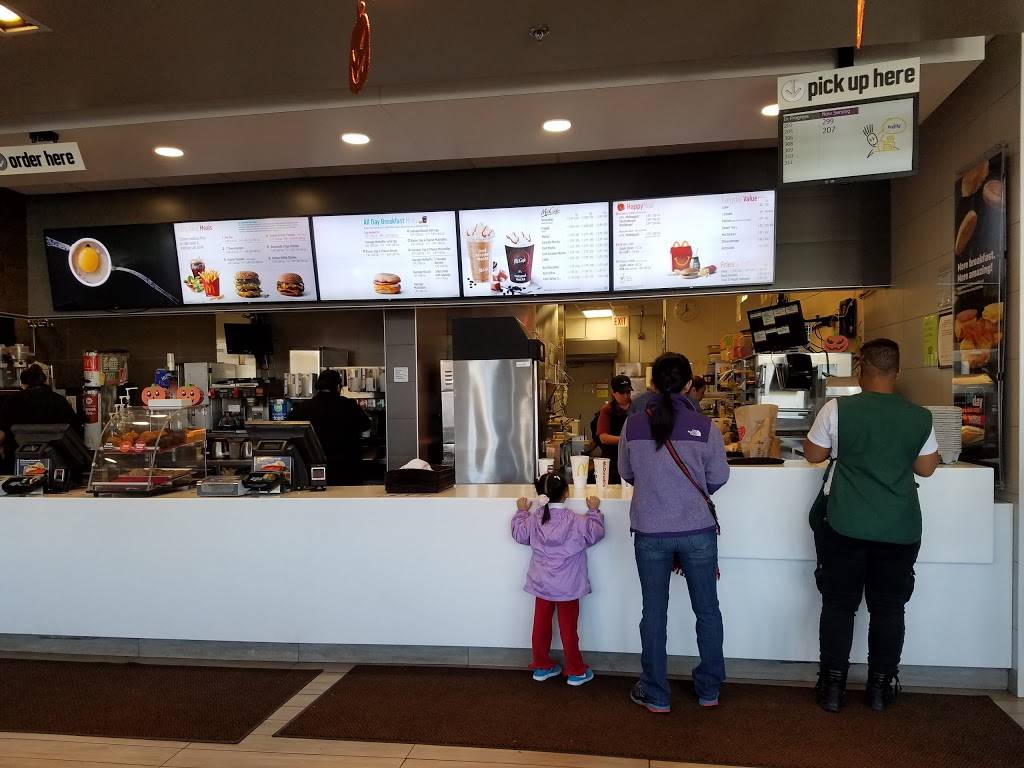 McDonalds | cafe | 3020 S Halsted St, Chicago, IL 60608, USA | 3129499774 OR +1 312-949-9774