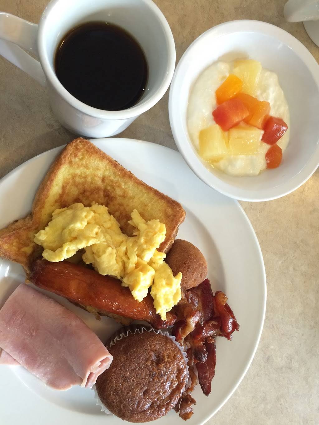 Country Chalet Restaurant | restaurant | 6526 Main St, Niagara Falls, ON L2G 3Z6, Canada | 9053711058 OR +1 905-371-1058