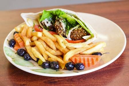 Zeezenia Kitchen and Market | restaurant | 2325 SW 13th St, Gainesville, FL 32608, USA | 3525053856 OR +1 352-505-3856