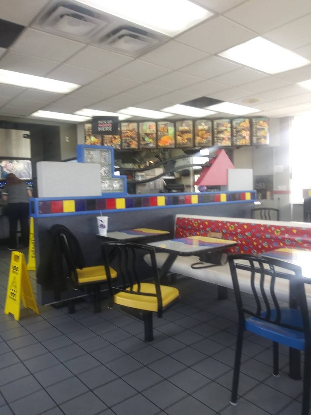 Taco Bell | meal takeaway | 1229 E W 17th St, Santa Ana, CA 92701, USA | 7145478721 OR +1 714-547-8721