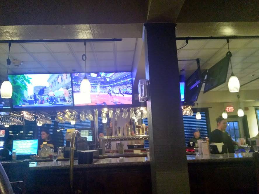 Draught House Bar & Grill | restaurant | 42 W Boylston St, West Boylston, MA 01583, USA | 5088354722 OR +1 508-835-4722