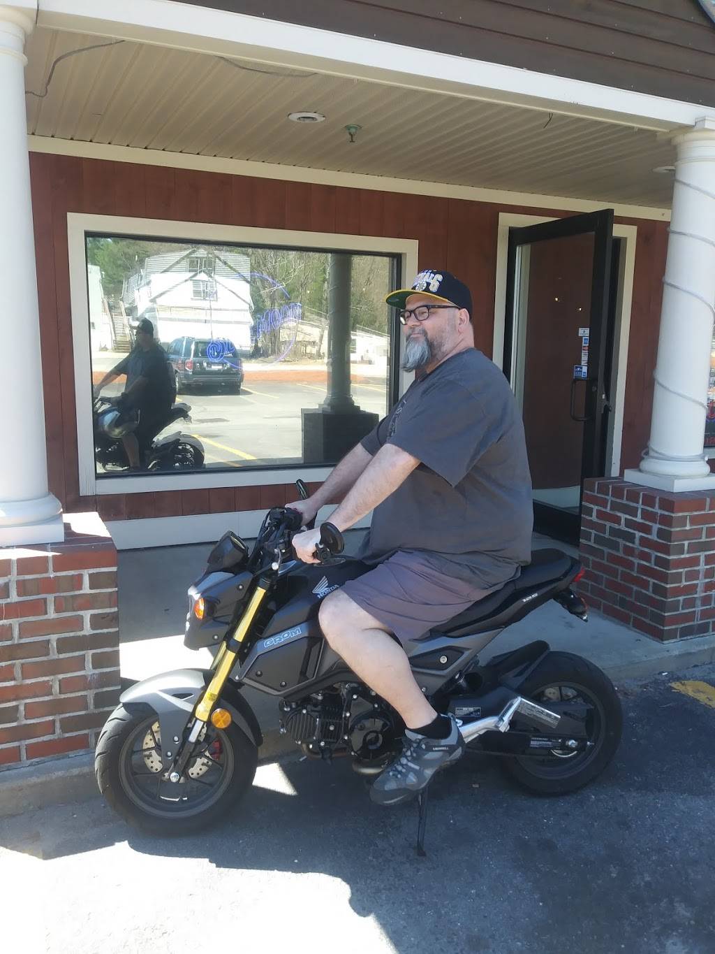 Kindred Spirits | restaurant | 324 Electric Ave, Lunenburg, MA 01462, USA | 9783425825 OR +1 978-342-5825