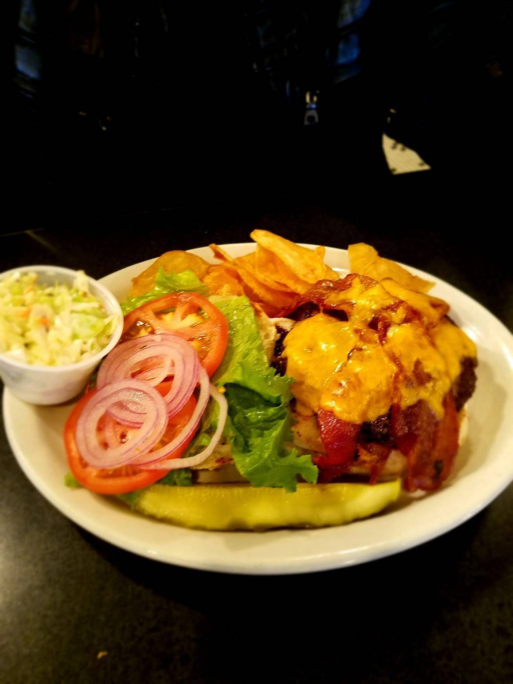 Maxs Classic American Grill | restaurant | 4600 Genesee St, Buffalo, NY 14225, USA | 7166346594 OR +1 716-634-6594