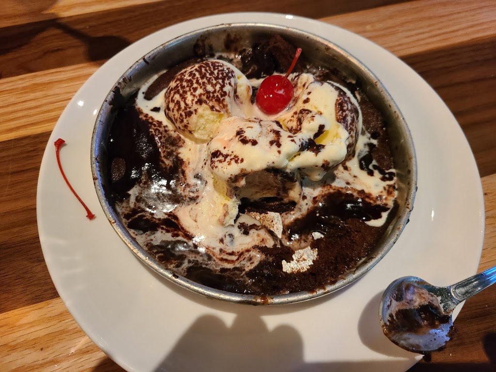 BJs Restaurant & Brewhouse | restaurant | 1749 Apalachee Pkwy, Tallahassee, FL 32301, USA | 8502162010 OR +1 850-216-2010