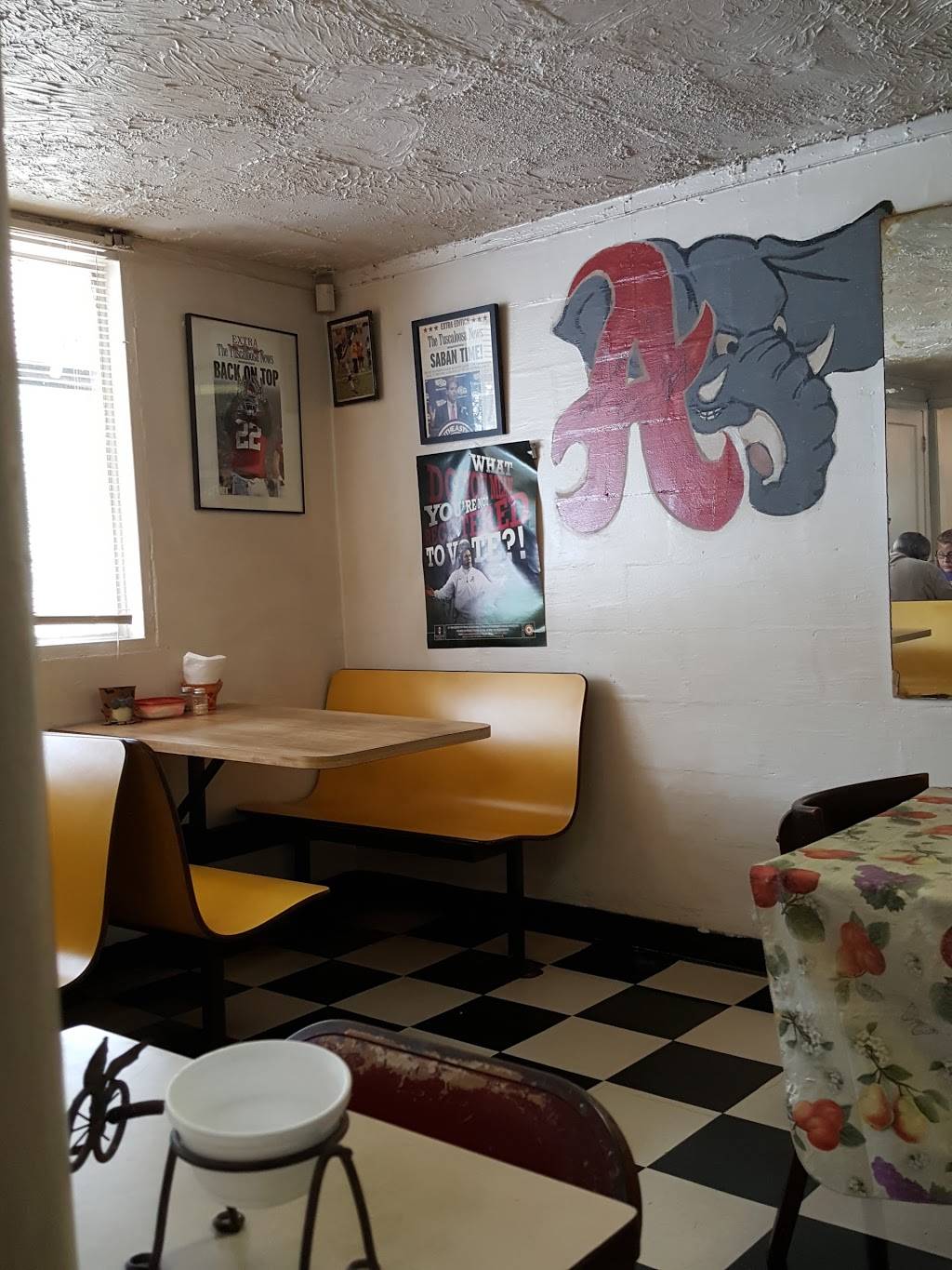 Brown Bag | restaurant | 9425 Jones Rd, Northport, AL 35473, USA | 2053330970 OR +1 205-333-0970