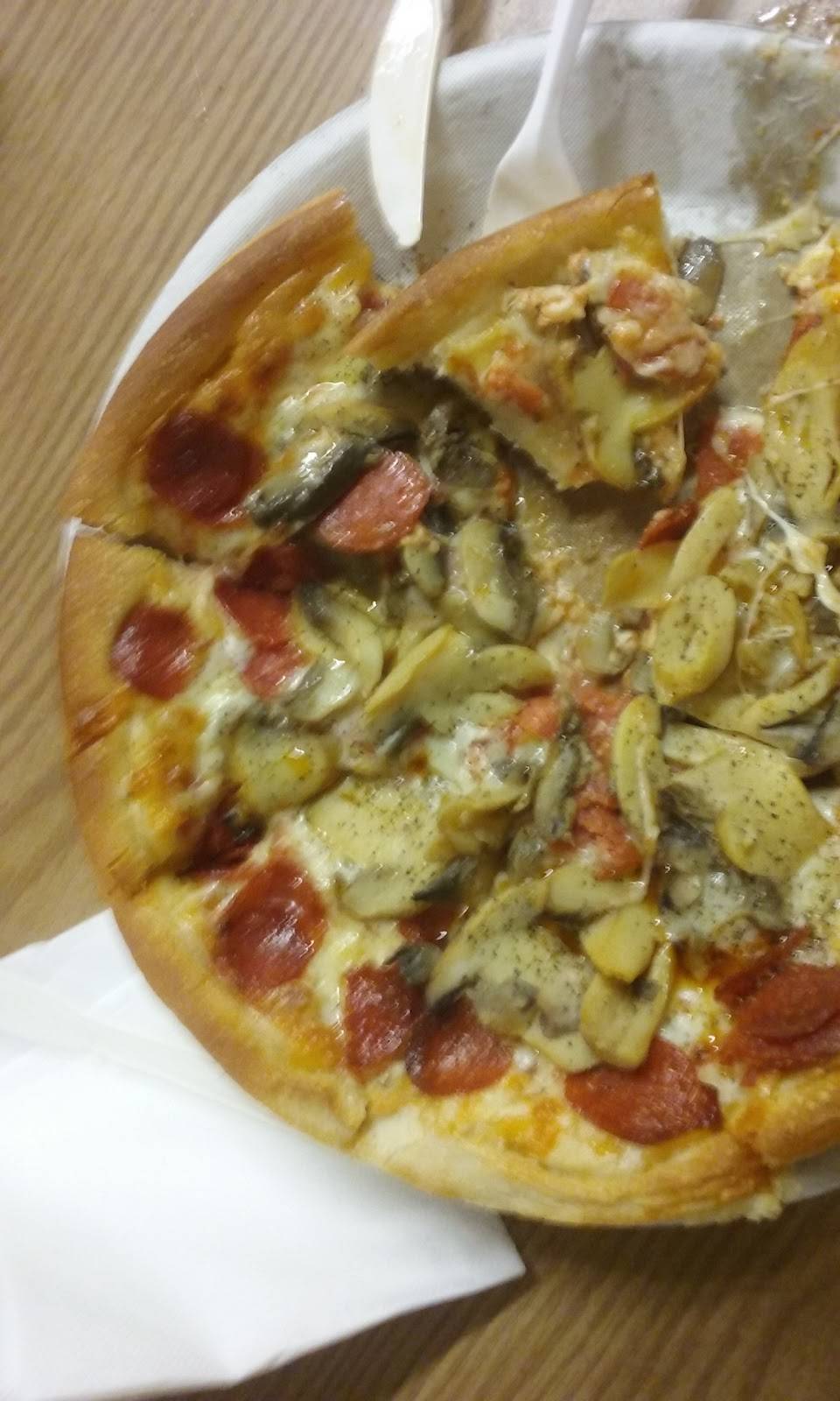 Paras Pizza | restaurant | 45 High St, Sanford, ME 04073, USA | 2073244466 OR +1 207-324-4466